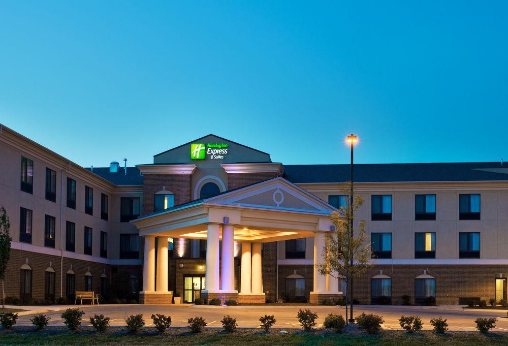 Holiday Inn Express Hotel & Suites Morris By Ihg Eksteriør billede