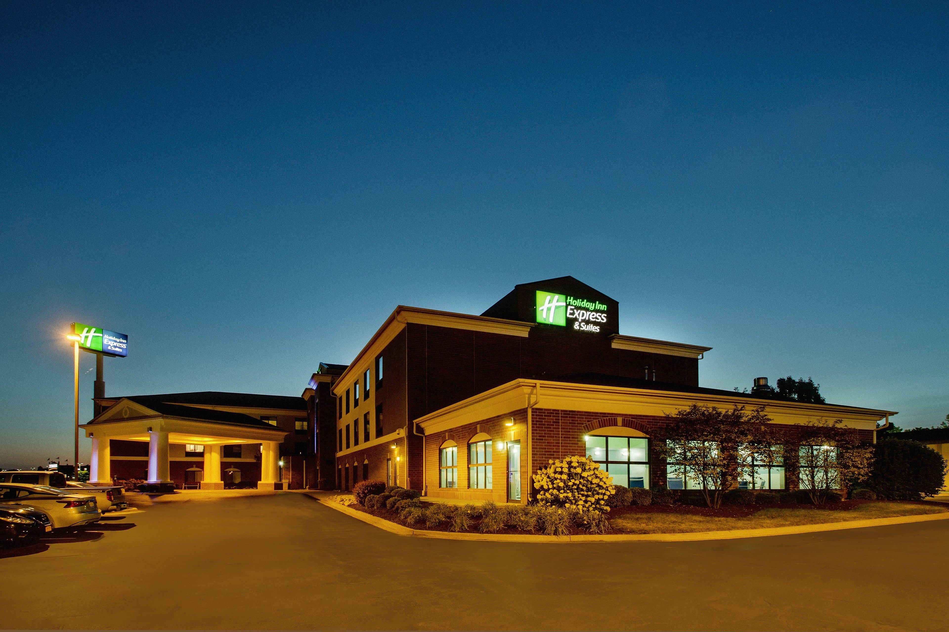 Holiday Inn Express Hotel & Suites Morris By Ihg Eksteriør billede