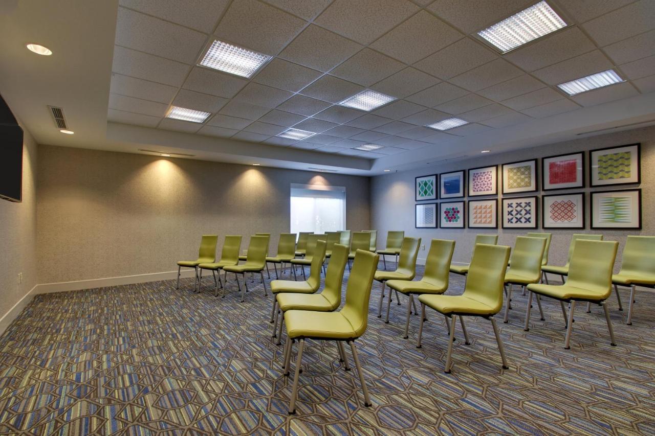 Holiday Inn Express Hotel & Suites Morris By Ihg Eksteriør billede