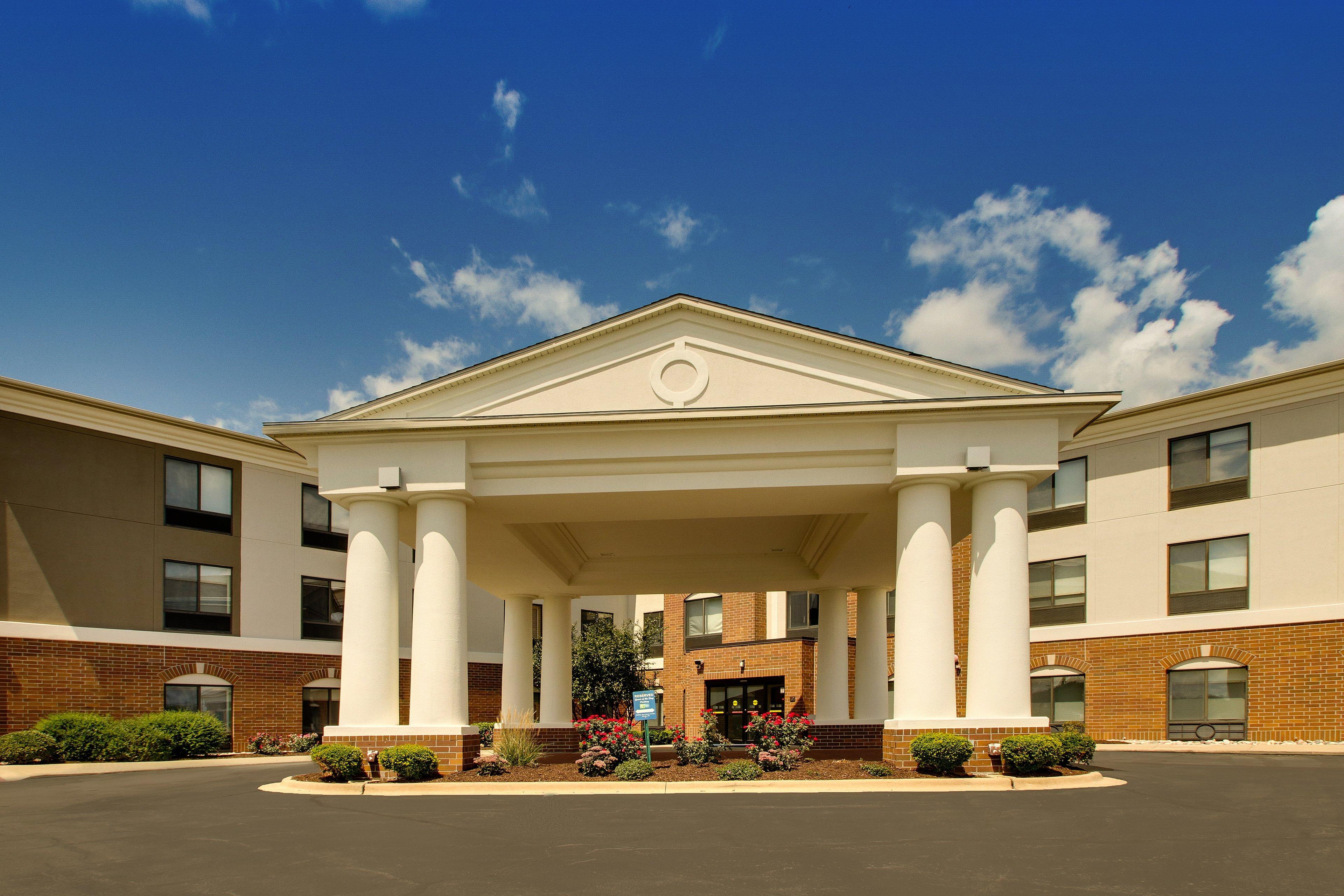 Holiday Inn Express Hotel & Suites Morris By Ihg Eksteriør billede